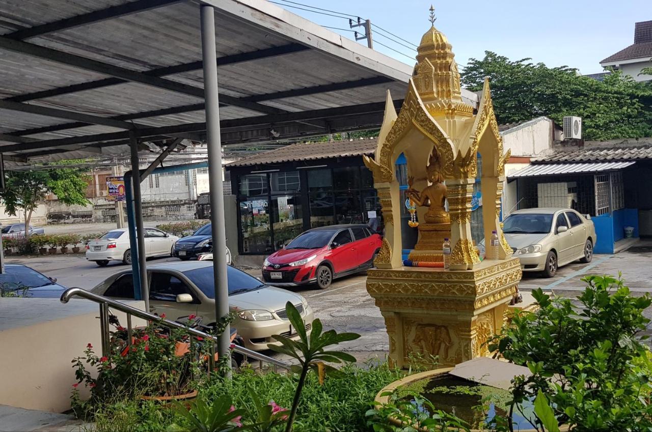โรงแรมวินบางนา Win Bangna Hotel Bangkok Exteriör bild