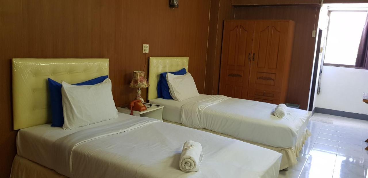 โรงแรมวินบางนา Win Bangna Hotel Bangkok Exteriör bild