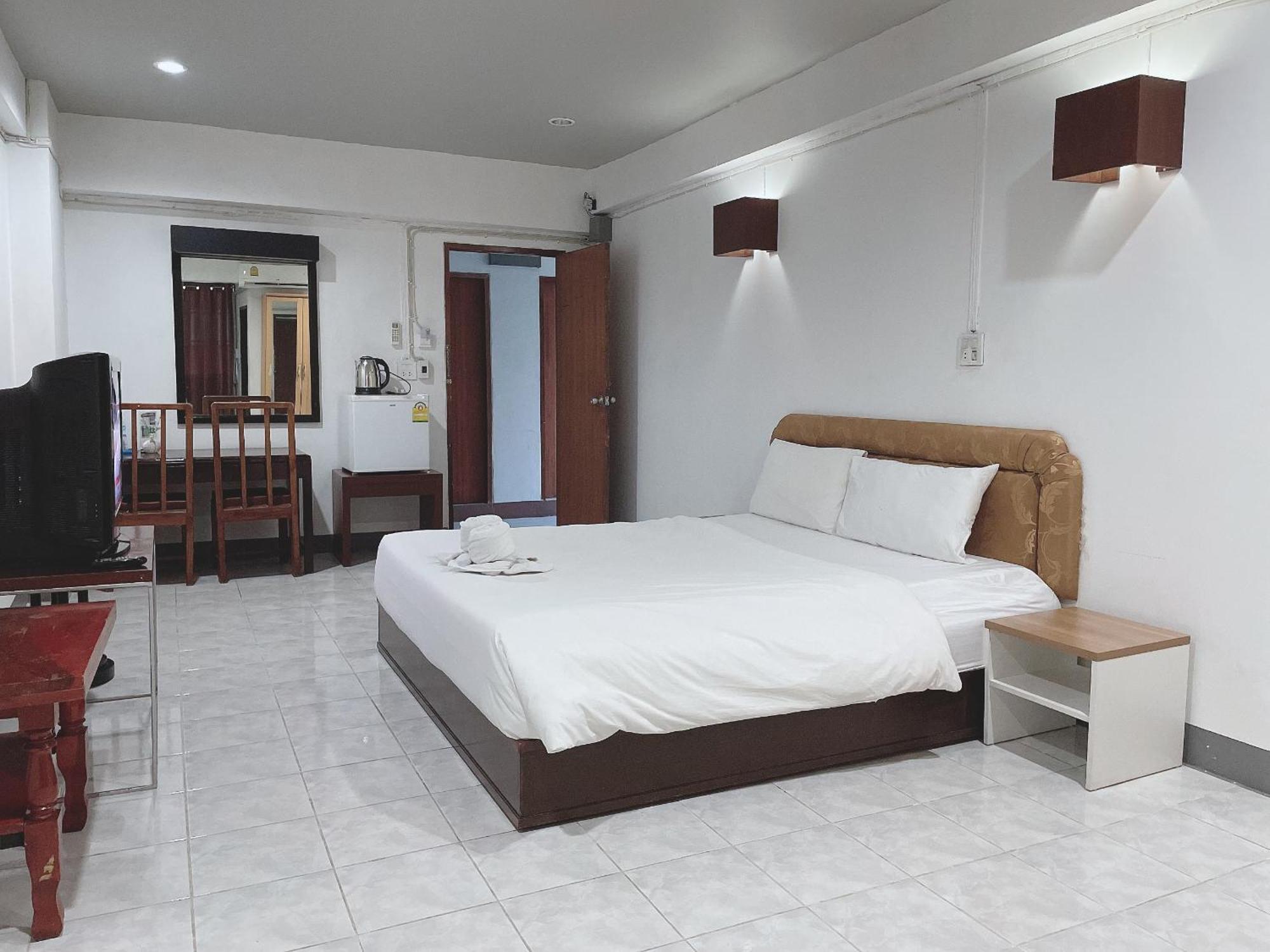 โรงแรมวินบางนา Win Bangna Hotel Bangkok Exteriör bild