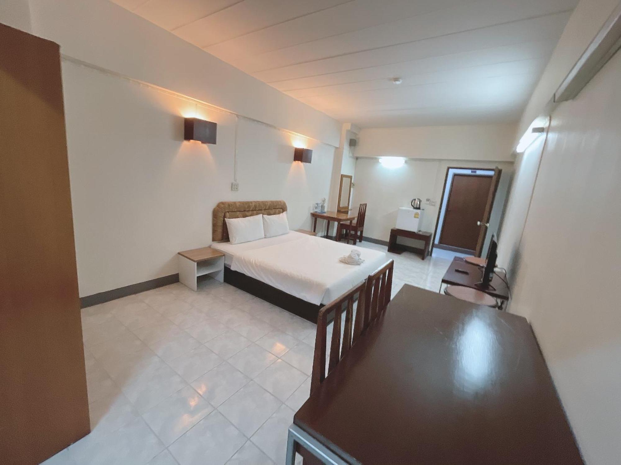 โรงแรมวินบางนา Win Bangna Hotel Bangkok Exteriör bild